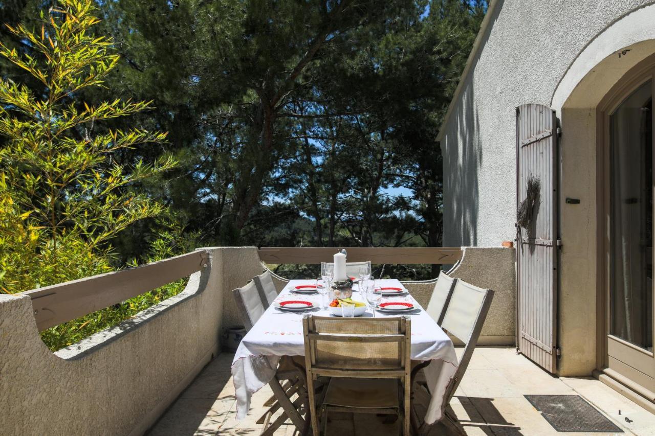 Le Mas Des Roches A Velaux Exterior photo